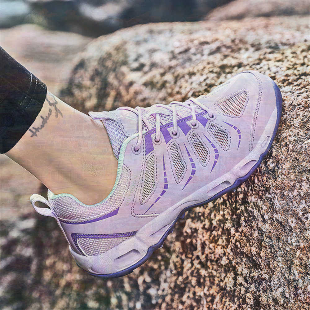Sumer Round Tip Silver Sneaker - Kawaii Tech Accessories 评论和价格