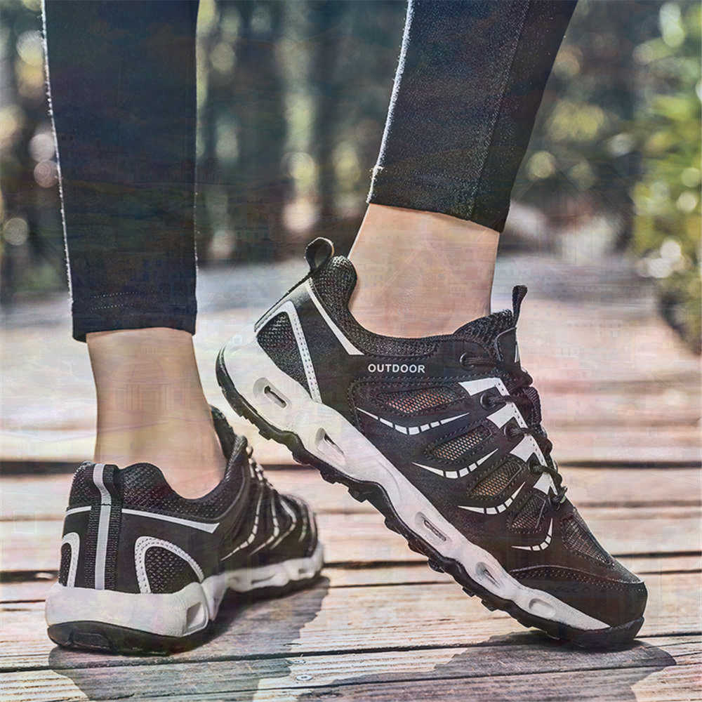 Sumer Round Tip Silver Sneaker - Kawaii Tech Accessories 评论和价格