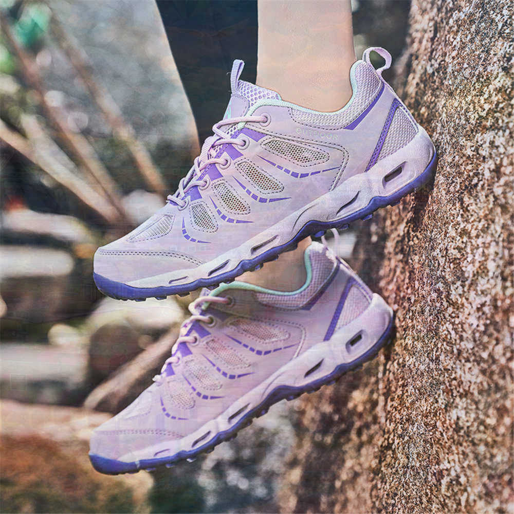 Sumer Round Tip Silver Sneaker - Kawaii Tech Accessories 评论和价格